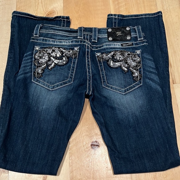 💚 Cute Miss Me Boot Cut Jeans! - Picture 6 of 7